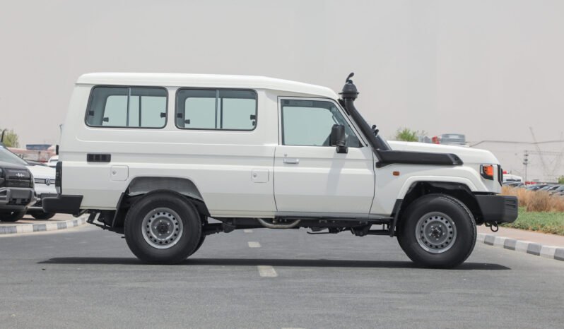 
								2025 Toyota Land Cruiser 70 78 2.8L T/DSL-E full									