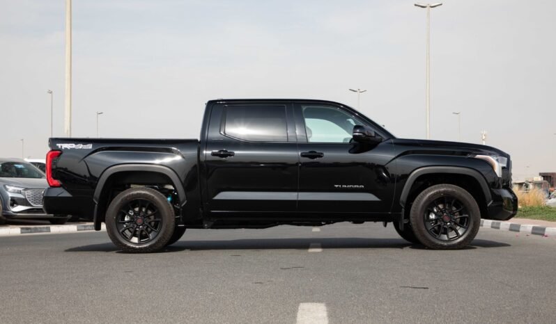 
								2025 Toyota Tundra Limited TRD Off Road full									