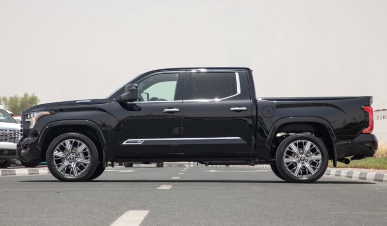 
								2025 Toyota Tundra Capstone 4WD Hybrid full									