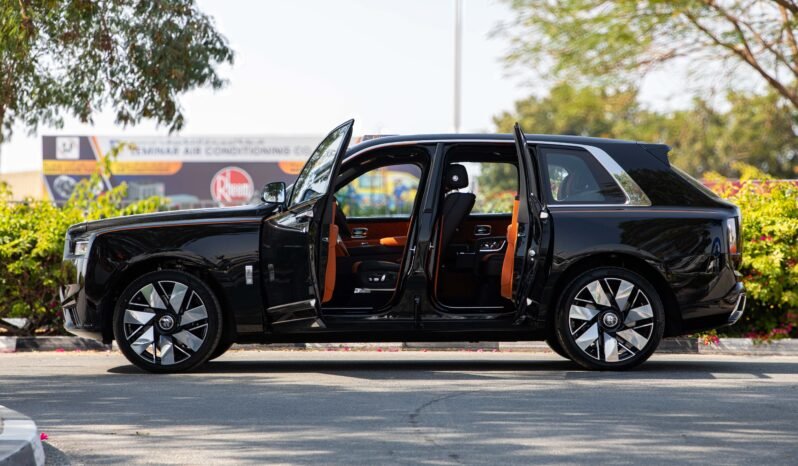 
								2025 Rolls Royce Cullinan full									