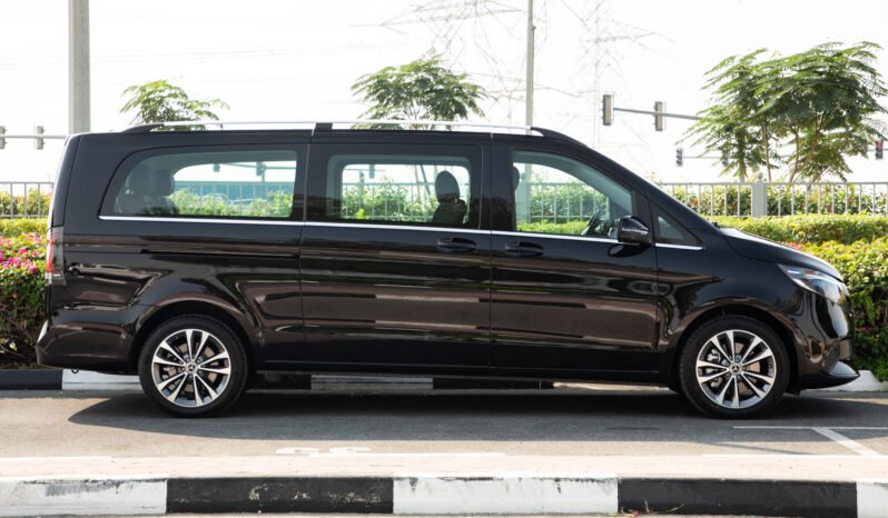 
								2025 Mercedes-Benz V300 Avantgarde+ 8Seat full									