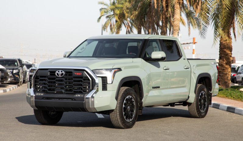 
								2025 Toyota Tundra 4WD SR5 TRD Offroad CrewMax full									