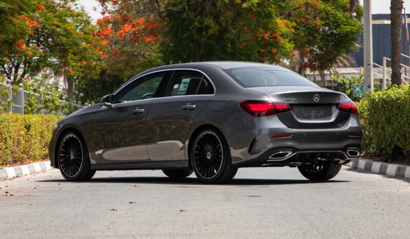 
								2025 Mercedes-Benz A200 Sedan full									