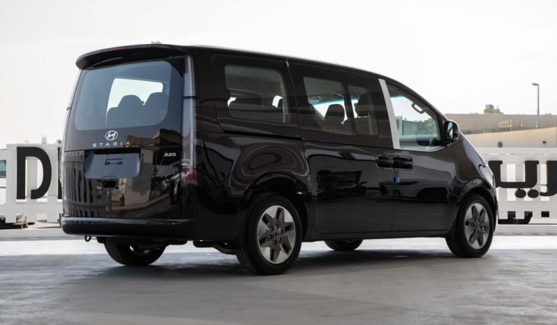 
								2025 HYUNDAI Staria 11 SEAT D 2.2 AT full									