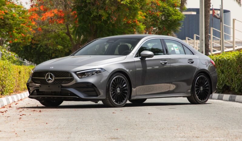 
								2025 Mercedes-Benz A200 Sedan full									