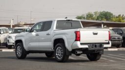 
										2024 Toyota Tacoma Limited 4WD Hybrid full									