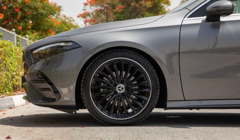 
								2025 Mercedes-Benz A200 Sedan full									