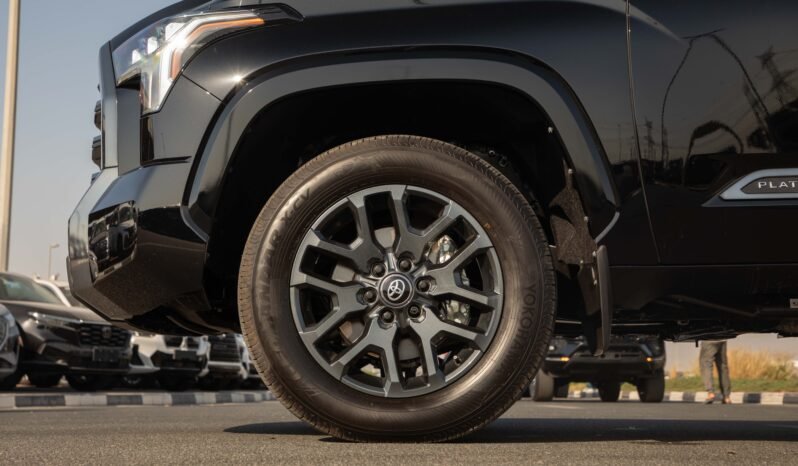 
								2025 Toyota Tundra Platinum 4WD full									