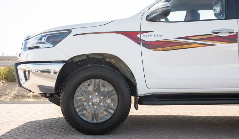 
								2025 Toyota Hilux D/C 2.7 GLXS-V1 A/T Push Start full									