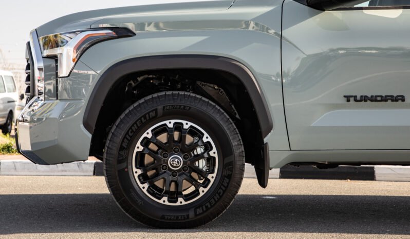
								2025 Toyota Tundra 4WD SR5 TRD Offroad CrewMax full									