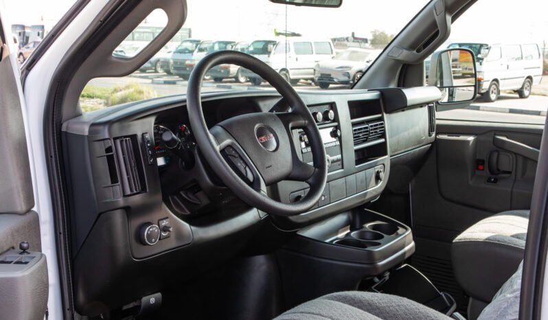 
								2023 GMC Savana 3500 EXT (15 SEATER) GCC full									