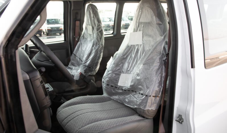 
								2023 GMC Savana 3500 EXT (15 SEATER) GCC full									