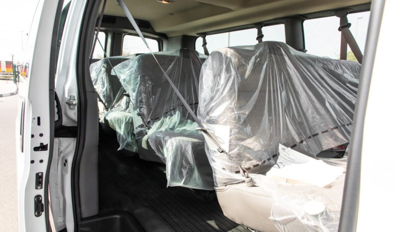 
								2023 GMC Savana 3500 EXT (15 SEATER) GCC full									