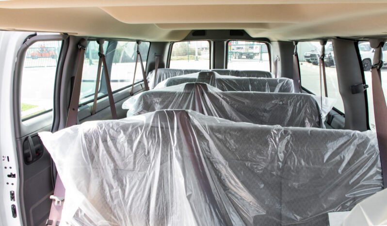 
								2023 GMC Savana 3500 EXT (15 SEATER) GCC full									