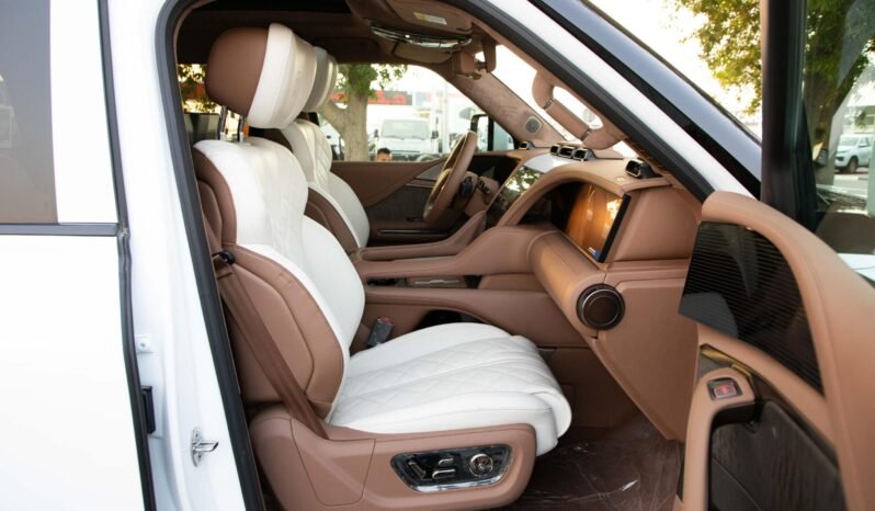 
								2025 Yangwang U8 BYD U8 YangWang Deluxe Edition Hybrid 4WD. full									