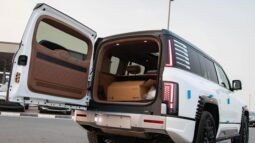 
										2025 Yangwang U8 BYD U8 YangWang Deluxe Edition Hybrid 4WD. full									