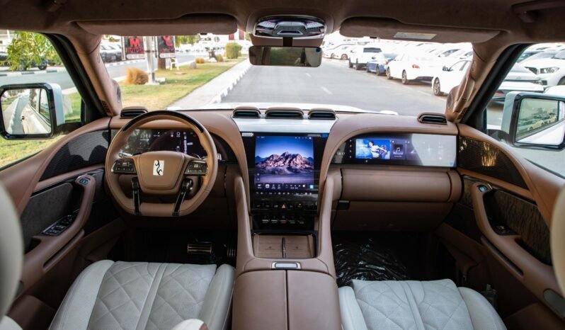 
								2025 Yangwang U8 BYD U8 YangWang Deluxe Edition Hybrid 4WD. full									