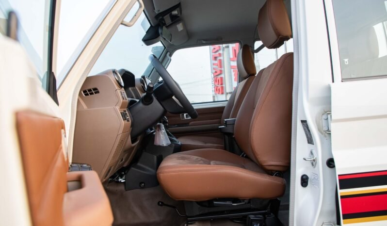 
								Toyota Land Cruiser Pick Up 79 D/C 2.8 T/DSL LX – Z1 A/T full									