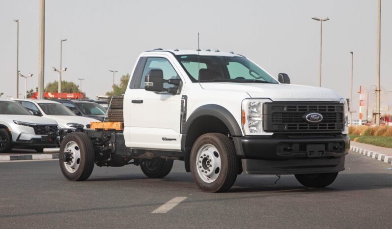 
								2025 Ford F550 XL Regular Chassis Cab full									