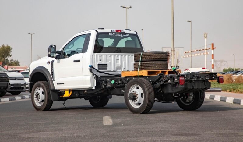 
								2025 Ford F550 XL Regular Chassis Cab full									