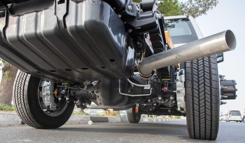 
								2025 Ford F550 XL Regular Chassis Cab full									