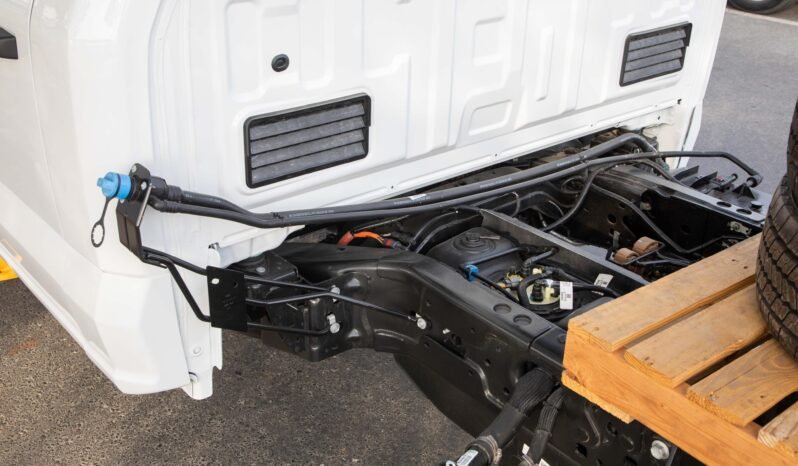 
								2025 Ford F550 XL Regular Chassis Cab full									