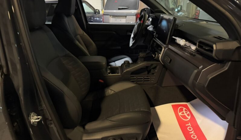 
								2025 Toyota Tacoma TRD OFF-ROAD Premium full									