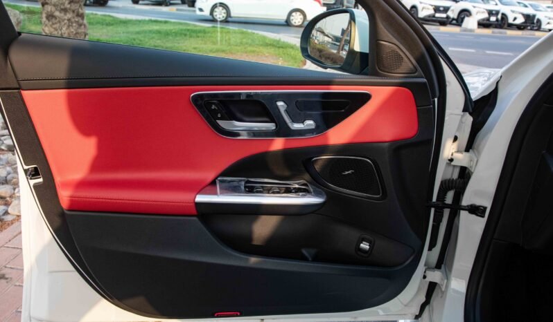 
								2025 Mercedes-Benz C 200 full									