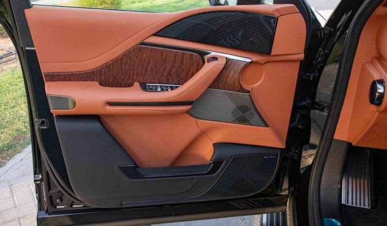 
								2025 Yangwang U8 Premium Edition 22″ Sport Wheels12.8″ Rear Screen full									