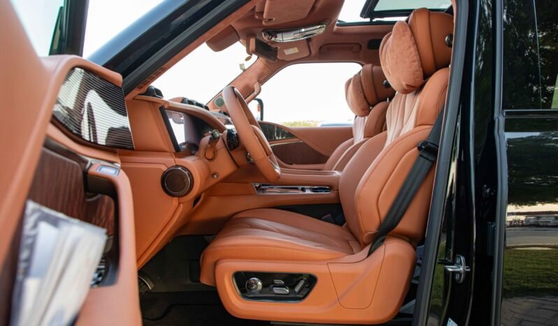 
								2025 Yangwang U8 Premium Edition 22″ Sport Wheels12.8″ Rear Screen full									