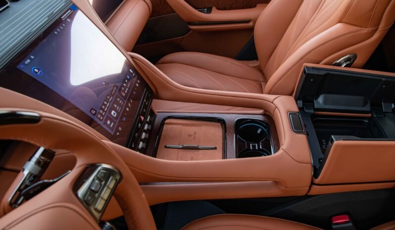 
								2025 Yangwang U8 Premium Edition 22″ Sport Wheels12.8″ Rear Screen full									