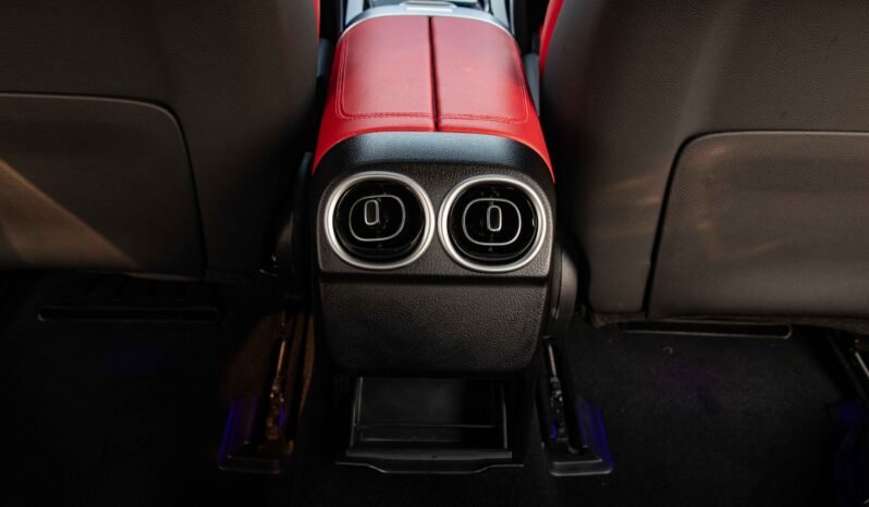 
								2025 Mercedes-Benz C 200 full									
