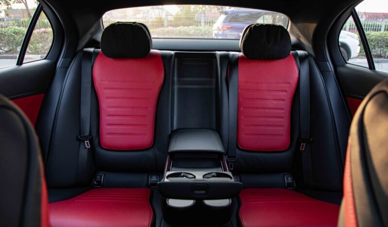 
								2025 Mercedes-Benz C 200 full									