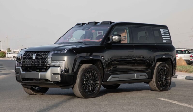 
								2025 Yangwang U8 Premium Edition 22″ Sport Wheels12.8″ Rear Screen full									