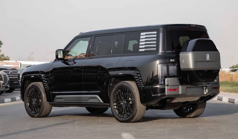 
								2025 Yangwang U8 Premium Edition 22″ Sport Wheels12.8″ Rear Screen full									