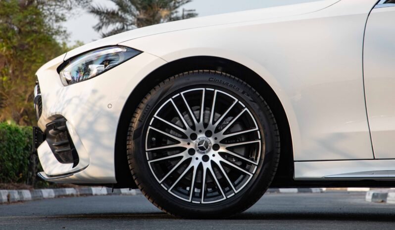 
								2025 Mercedes-Benz C 200 full									
