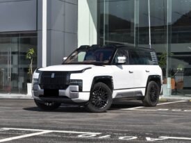 2023 Yangwang U8 U8 Premium Edition | 22″ Sport Wheels | 12.8″ Rear Screen