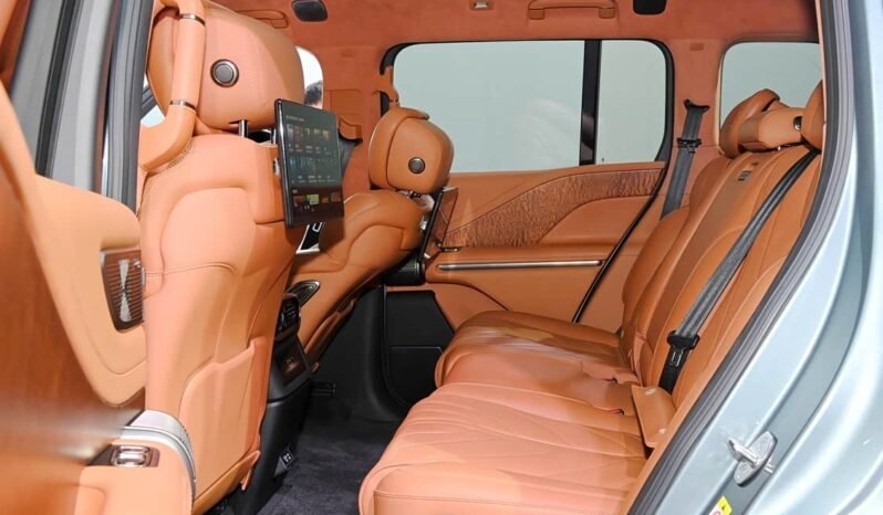 
								2023 Yangwang U8 Premium Edition | 22″ Sport Wheels | 12.8″ Rear Screen full									