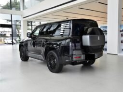 2023 Yangwang U8 Premium Edition | 22″ Sport Wheels | 12.8″ Rear Screen
