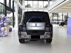 2023 Yangwang U8 Premium Edition | 22″ Sport Wheels | 12.8″ Rear Screen