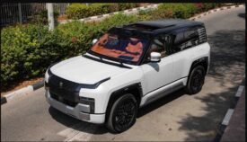 2025 Yangwang U8 Premium Edition 22″ Sport Wheels 12.8″ Rear Screen