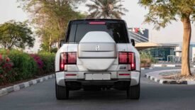 2025 Yangwang U8 Premium Edition 22″ Sport Wheels 12.8″ Rear Screen