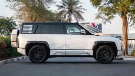 2025 Yangwang U8 Premium Edition 22″ Sport Wheels 12.8″ Rear Screen