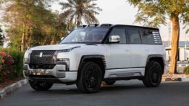 2025 Yangwang U8 Premium Edition 22″ Sport Wheels 12.8″ Rear Screen