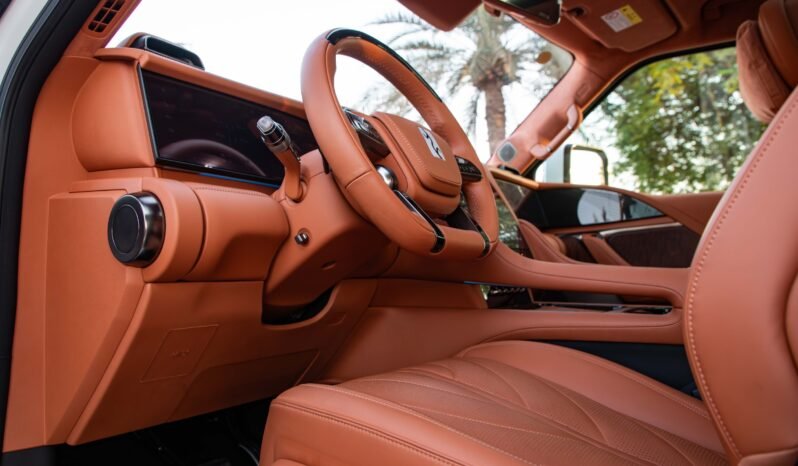 
								2025 Yangwang U8 Premium Edition full									