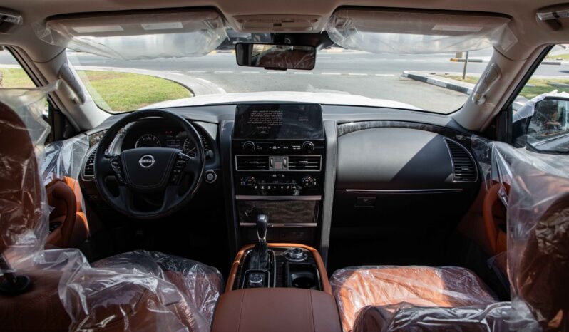 
								2024 Nissan Patrol PLATINUM LE full									
