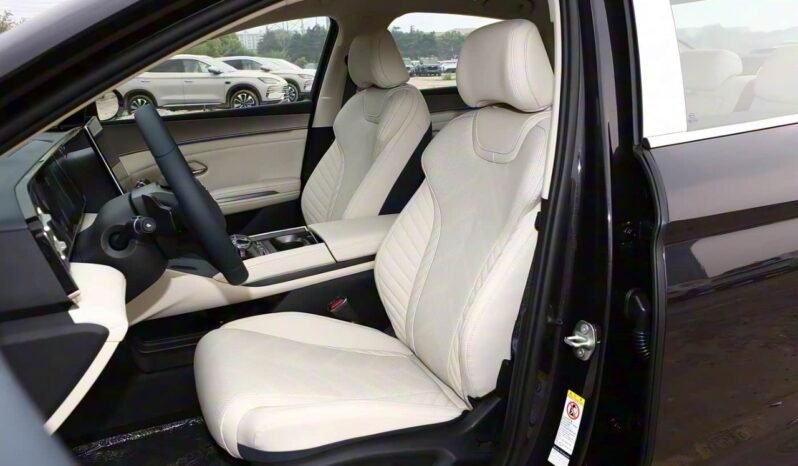 
								2025 BYD Qin L DM-i BYD Qin L DM-i Superior Edition 80KM Smart Driving full									