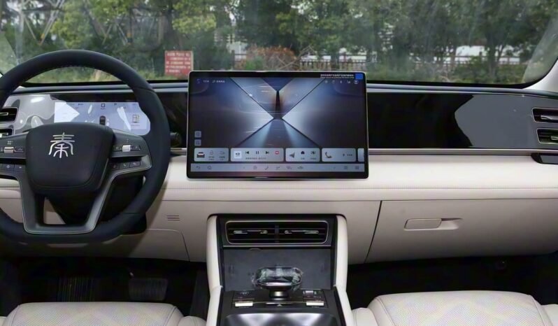 
								2025 BYD Qin L DM-i BYD Qin L DM-i Superior Edition 80KM Smart Driving full									