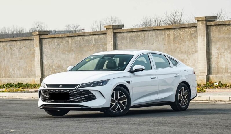 
								2025 BYD Qin L DM-i BYD Qin L DM-i Superior Edition 80KM Smart Driving full									