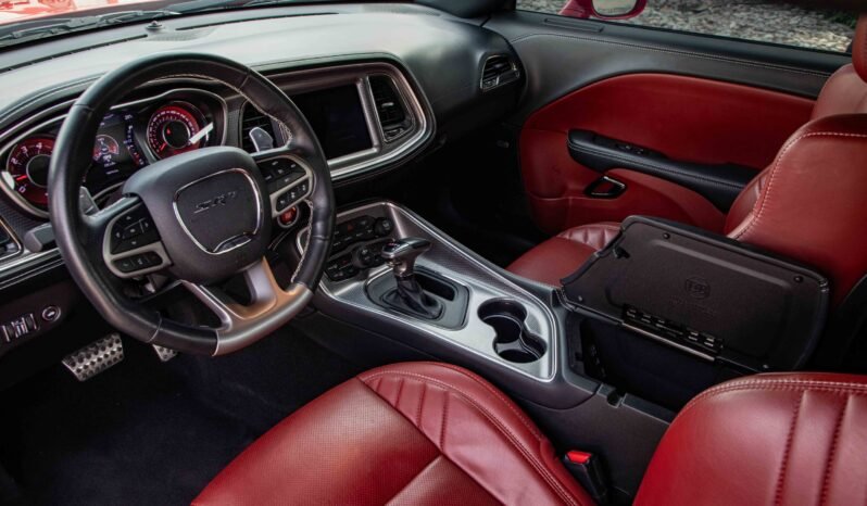 
								2022 Dodge Challenger SRT HELLCAT full									